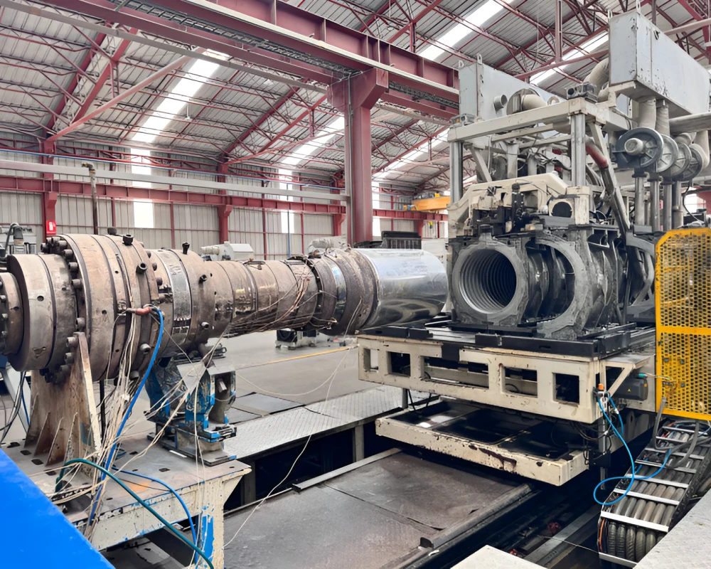 Imagen de Puesta en marcha de sistema de control de movimiento articulado para una corrugadora de PVC.